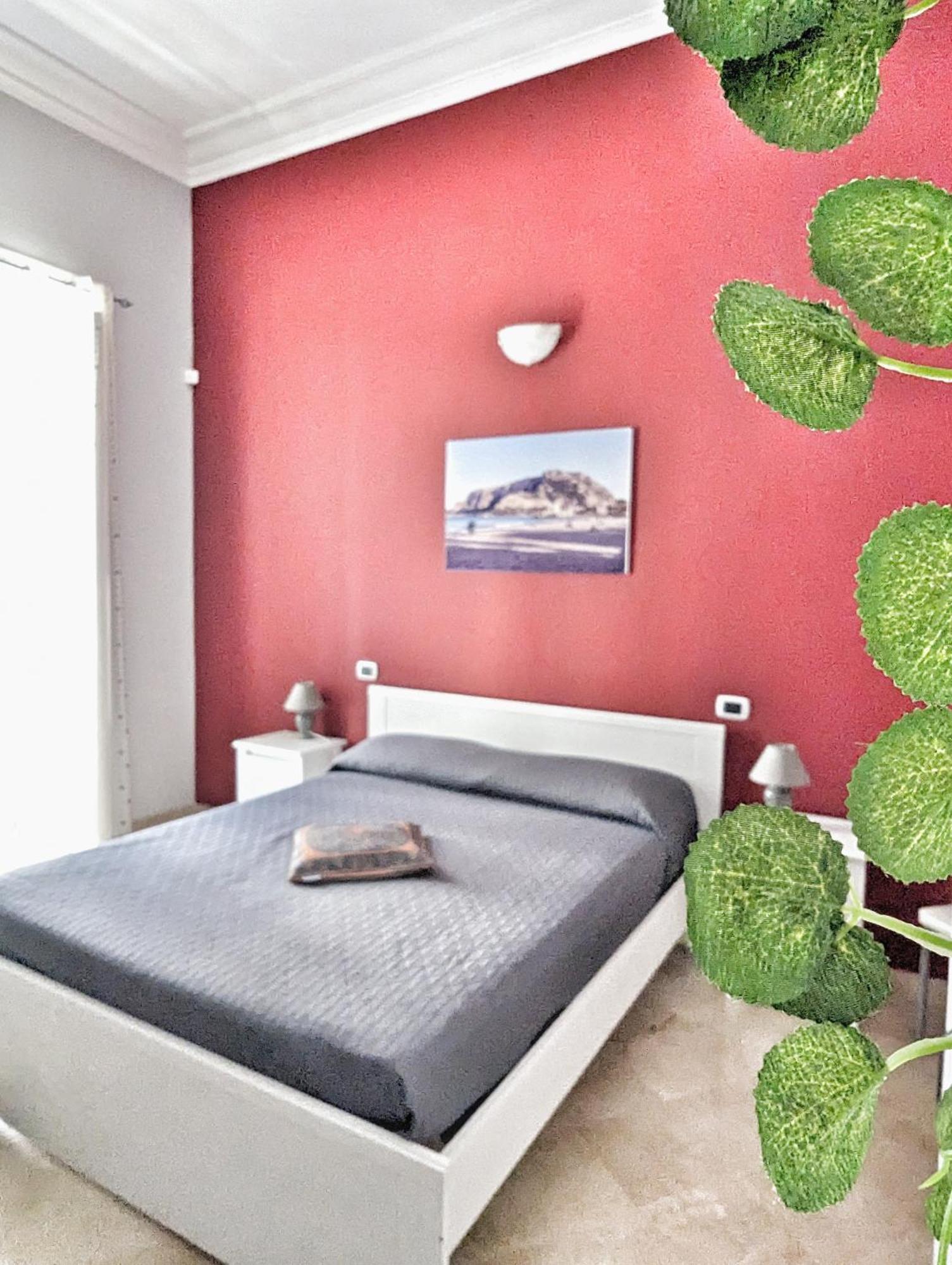 Camera Tripla Superior
